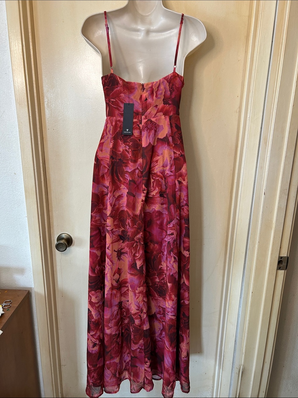 Lulus Beautiful Soul Floral Maxi Dress in Magenta and Pink size M - Picture 8 of 13